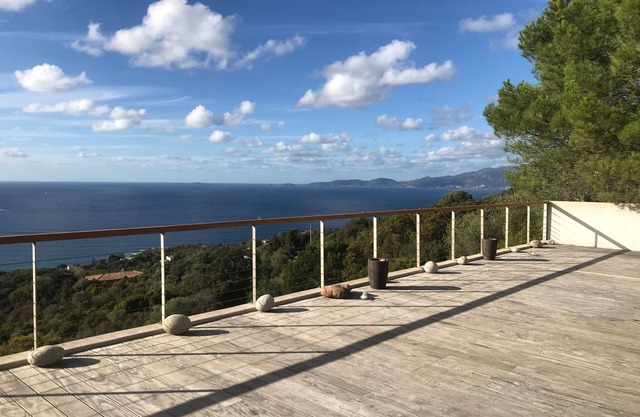 Casa con jardín, impresionantes vistas de la bahía de Ajaccio y La Castagne
