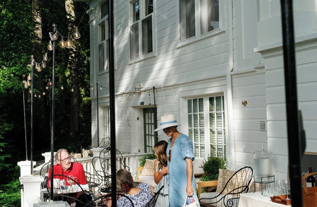 Terrace Inn and 1911 Restaurant