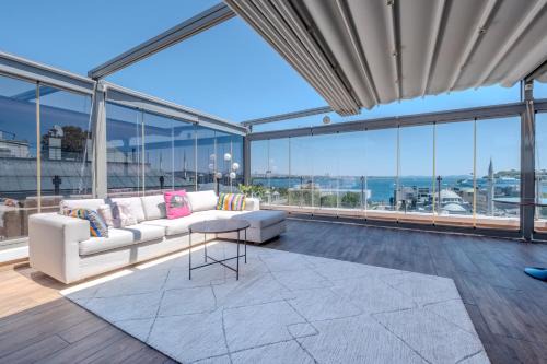 Terrace Penthouse Apartment with Stunning View