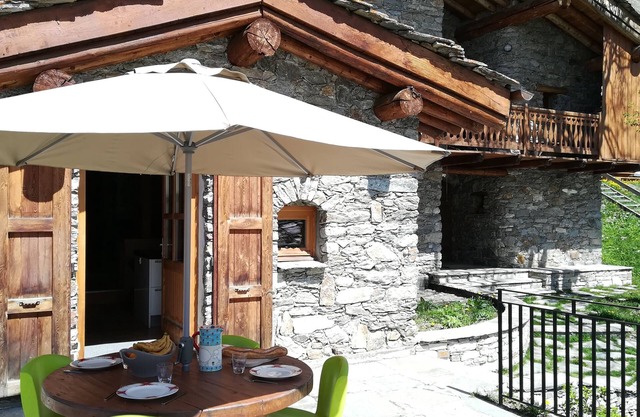 Terrazas, espacio y comodidad 4 * en la cabaña Le Pré Catin en Bonneval-sur-Arc