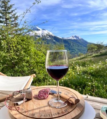 Terrasse, vue imprenable et accès direct pleine nature, votre refuge idéal