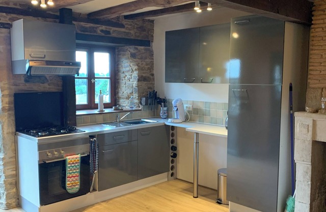 Terrific 1-bedroom apartment in Miallet. Forget your worries & relax in peace.