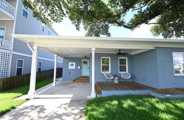 Terrific 4-bedroom house in Morehead City with WiFi, AC