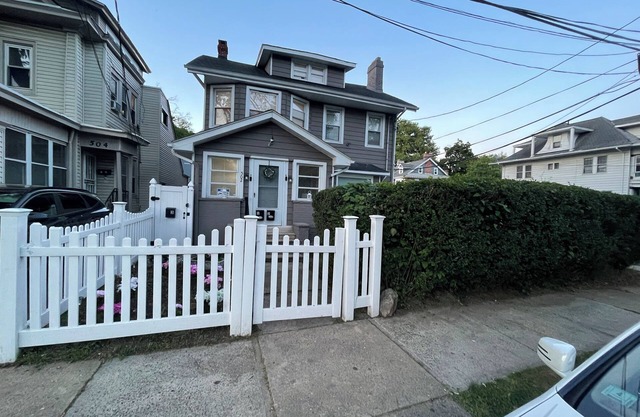 Terrific 6-bedroom house with AC in Trenton