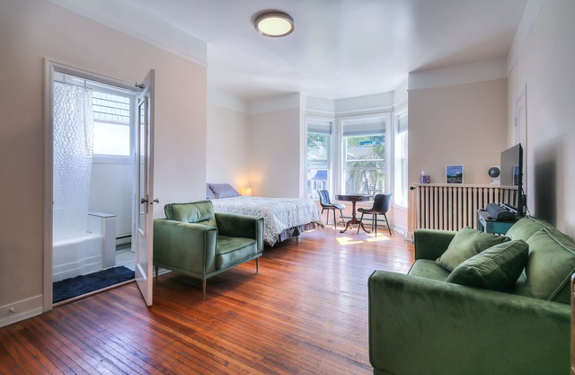 Terrific studio with WiFi in Juneau