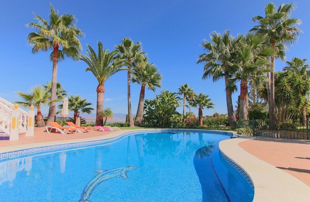 TESS Villa El Oasis