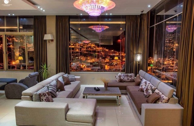 Tetra Tree Hotel