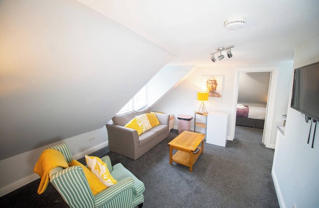 Teviotside Travel Inn - Hawick - Room 7 - Family Suite
