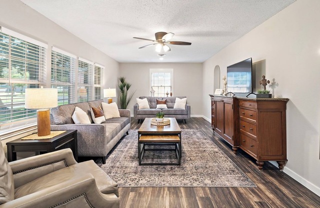 Texas City Home| Super Fast WIFI| Super Host| Close to Kemah & Galveston