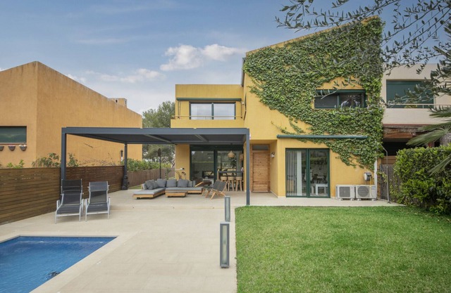 TH150 Moderna casa con piscina privada en Tamarit