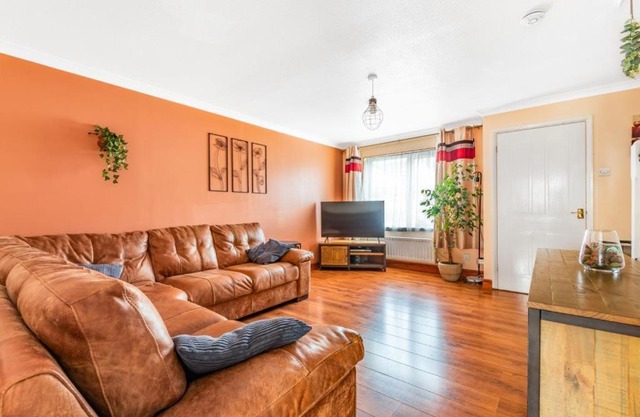 Thamesmead holiday home