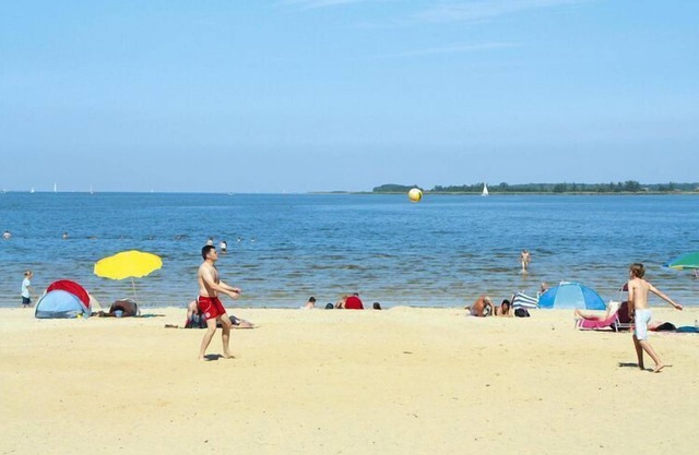 Casa de vacaciones con tejado de paja en Freest con estufa a leña