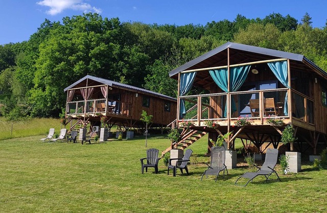 The 2 Maryflo Cabins