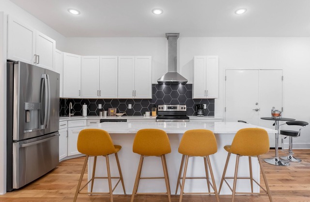 The A Side - Luxury Condo with Modern Edge