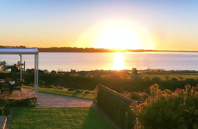 The Admiral Riverside Studios - Waterfront Accommodation in the Goolwa Township