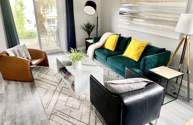The Aera - Light-Filled Retreat in Picton