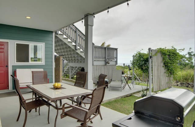 'The Aloha Green House' Retreat w/ Ocean Views!