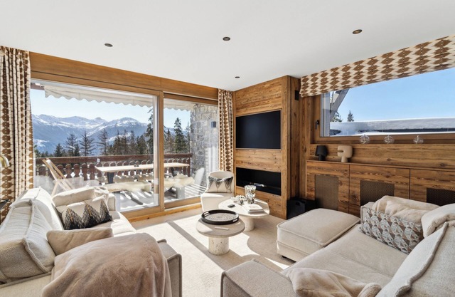 The Alpine Nest by Mrs Miggins ****