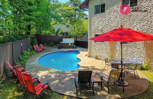 The Alpine of Mont Sutton - Less than 5 min away from the slopes!