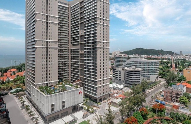 The apartment has full amenities such as , especially very close to the beach