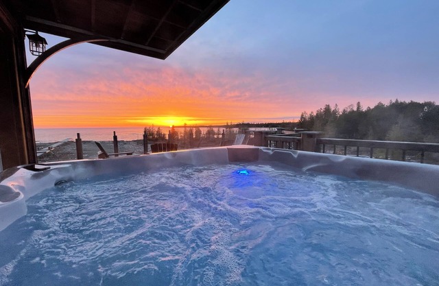 *The Aqorpions Villa* Stunning Waterfront with Hot Tub,Tobermory