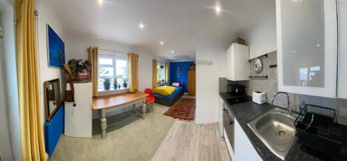 The as private as you prefer Annexe Twin beds only