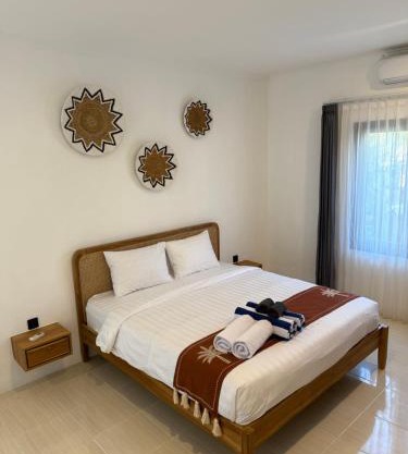 The Aura Inn
