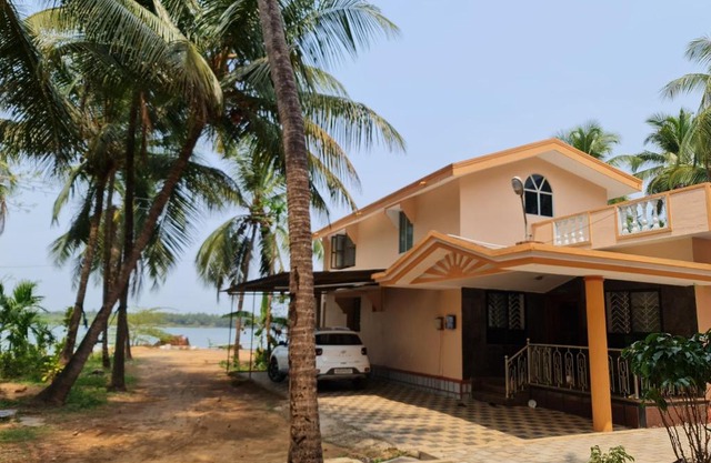 The backwater homestay