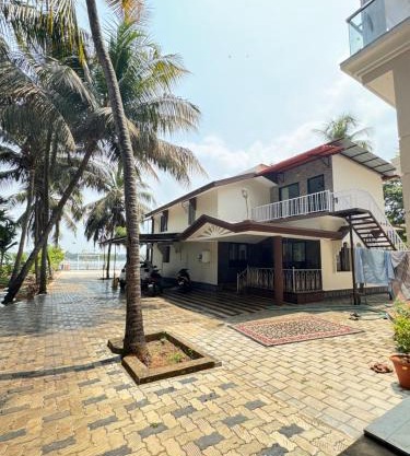 THE BACKWATER HOMESTAYy