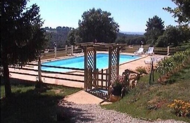 La Grange: Casa de piedra con piscina a 12 km de Sarlat
