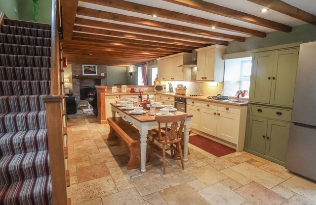 THE BARN, family friendly, with a garden in Staithes