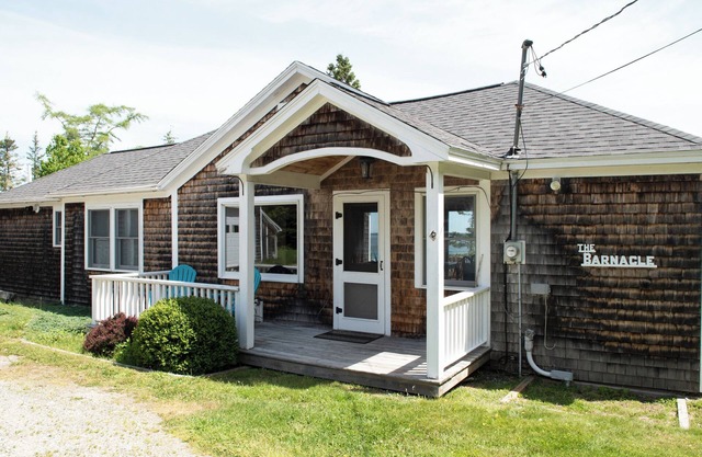 The Barnacle on Flye Point