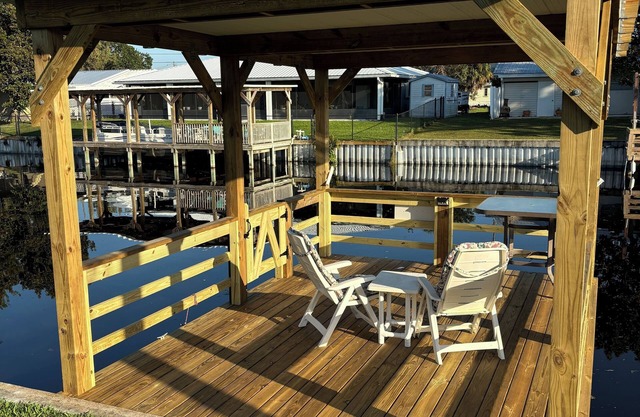 The Bass House water front home with dock and WiFi