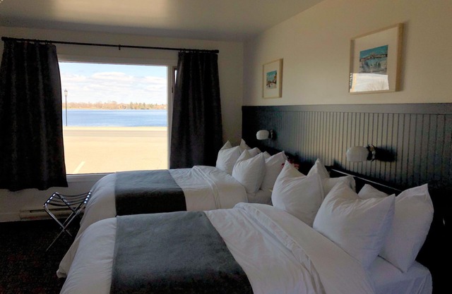 The Bayview Motel - Fort Frances, ON - Lakeside Motel