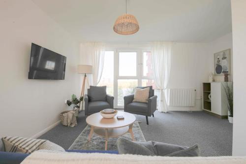 The Bayview Retreat – Modern 2-Bed Apartment