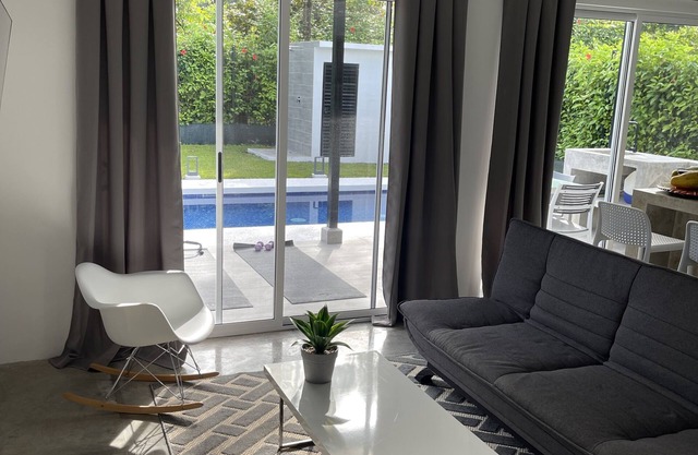 THE BEACH HAVEN private pool, Upscale modern decor Beach access walking distance