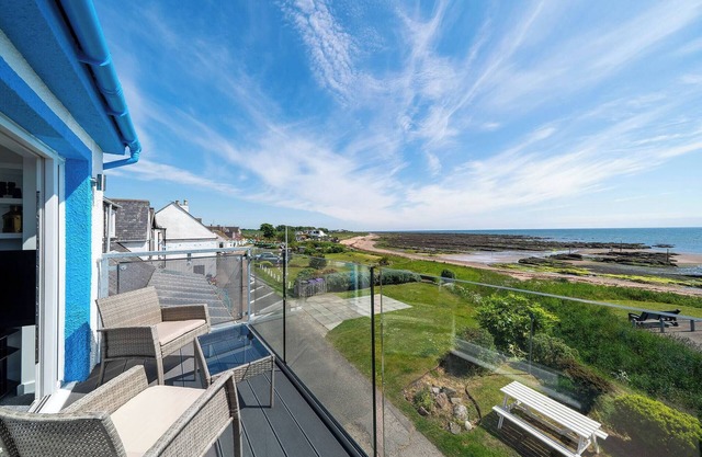 The Beach Boathouse - Seaside Retreat