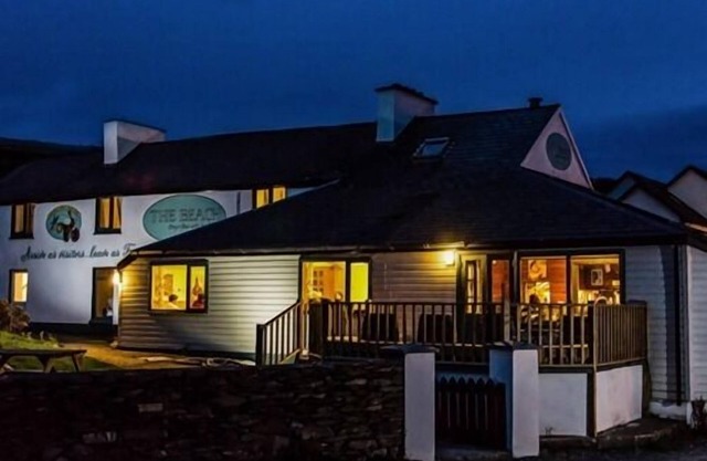 The Beach Day's Bar & B&B