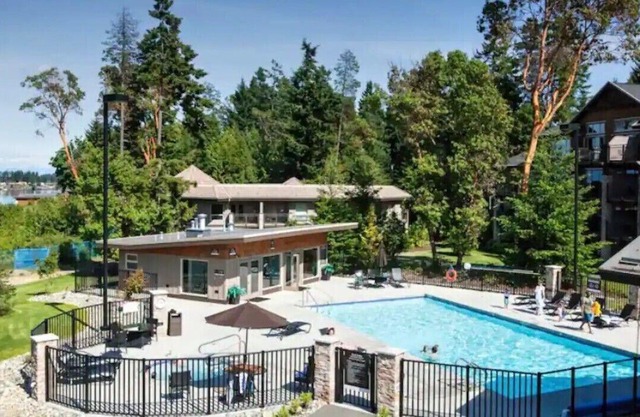 The Beach House - Duplex with Pool in Sunny Parksville at Rathtrevor beach