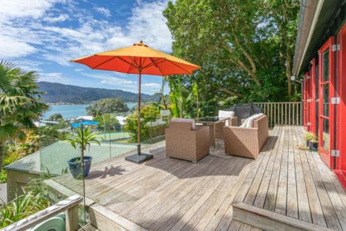 The Beach House - Tairua Holiday Home