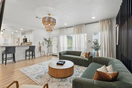 The Beach Oasis In Dallas, Pool & Sauna