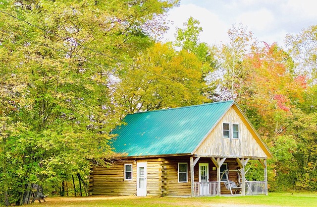The Bear Lodge Cabin - A rustic retreat on the Ammonoosuc River