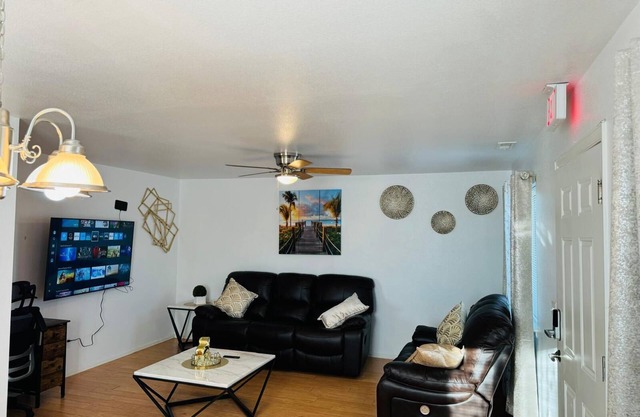 The beauty of Meldy 3-bedroom apartment with WiFi, AC in delightful Calhan