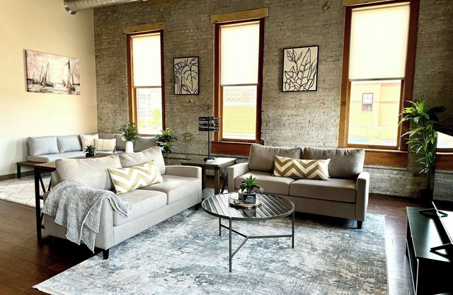 The Bellevue in Canal Park, NEW- Charming loft in the heart of Canal Park