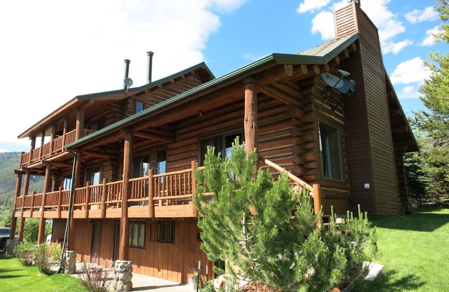 ¡La mejor y más acogedora cabaña para grandes familias / grupos en West Yellowstone!