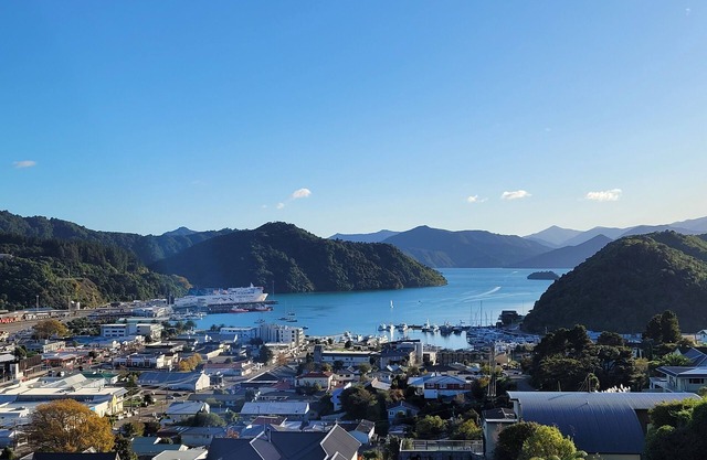 The Best Harbour Views in Sunny Peaceful Location