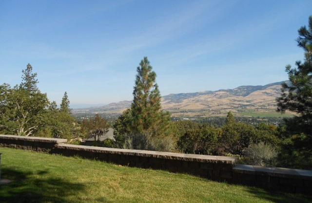 Lo mejor en Ashland: magnífica vista, privacidad, calidad, comodidad, muy limpio