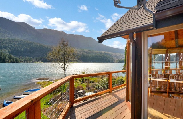 La mejor casa frente al lago con todas las comodidades disponibles: ¡te encantará!