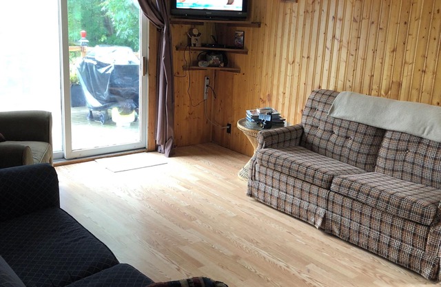 The best view on the Magnetawan River! Rustic cottage with all amenities!