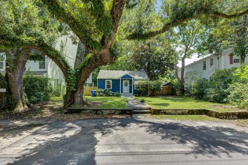 The Bexley Cute 2 bedroom with yard in Park Circle